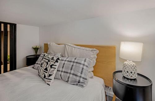 Wellington Apartment | Lambton Quay Loft - Sleeps 11