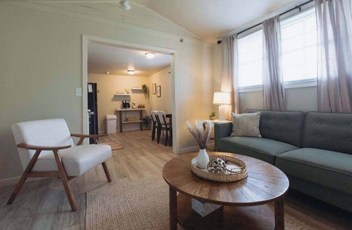 Johnson City Apartment | Lamont 5 1Bed Pet-Friendly Apt