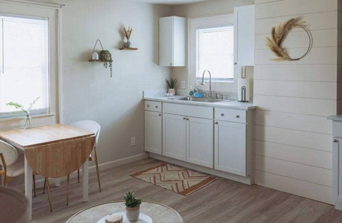 Johnson City Apartment | Lamont 6 1Bed Pet-Friendly Apt