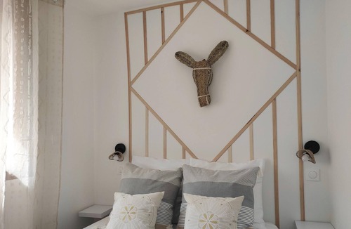 Convention Apartment | Lamourguier 1, Proche des Halles, Wifi, Bureau
