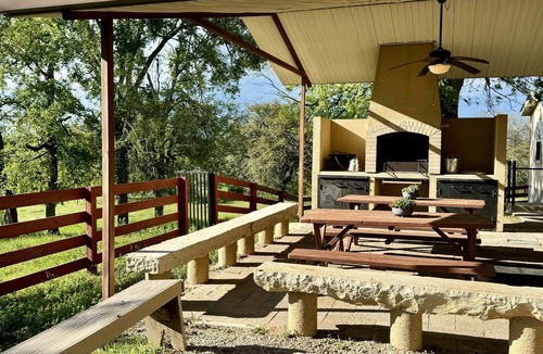 Lampasas Cabin | Lampasas Hill Country Ranch Retreat