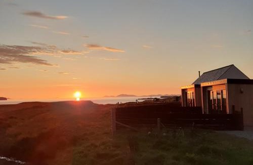 Waternish House | Lampay Chalets