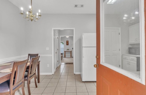 Starkville House | Lampkin Stay, Cotton District, Walk to MSU