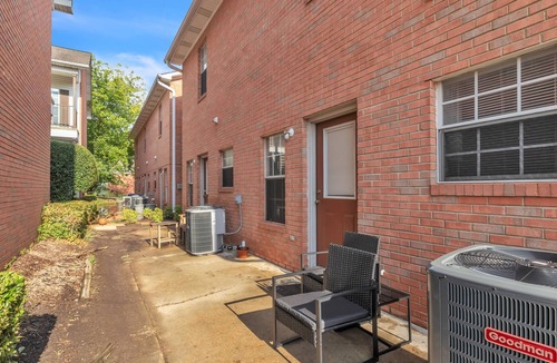 Starkville House | Lampkin Stay, Cotton District, Walk to MSU