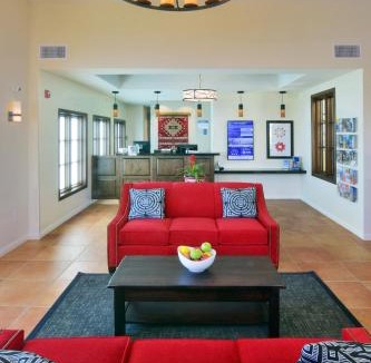 College East Hotel | Lamplighter Inn & Suites at SDSU