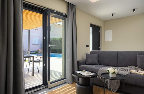Susnjici Villa | Lana private Pool and garden near Porec