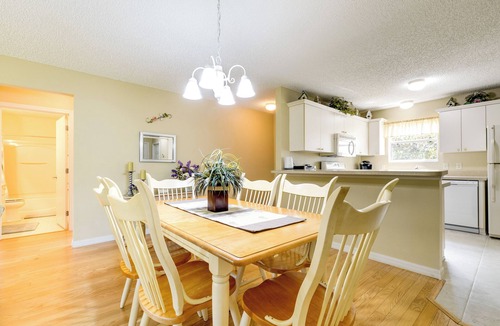 Lynnhaven House | Lanai & Golf Cart: The Villages Vacation Rental!