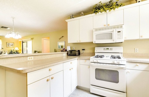 Lynnhaven House | Lanai & Golf Cart: The Villages Vacation Rental!