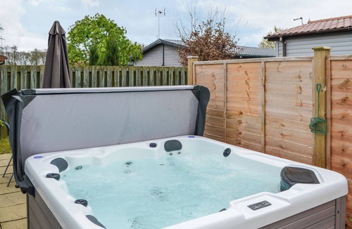 Fangfoss Cottage | Lanburnum Lodge - UK47076