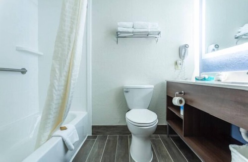 Manheim Hotel | Lancaster Inn and Suites