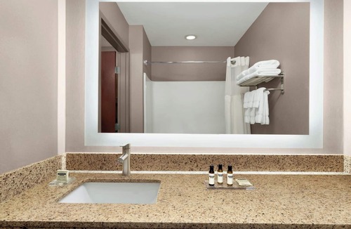 Witmer Hotel | Lancaster Suites
