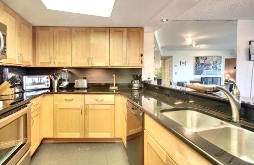 Sunset Beach House | Land's End 1-402 Bay Front - Premier