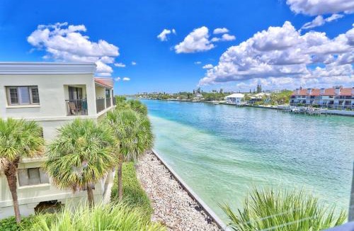 Sunset Beach House | Land's End 4-401 Bay Front - Premier