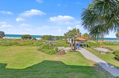 Sunset Beach House | Land's End 7-305 Beach Front