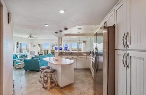 Sunset Beach House | Land's End 9-201 Beach Front - Premier