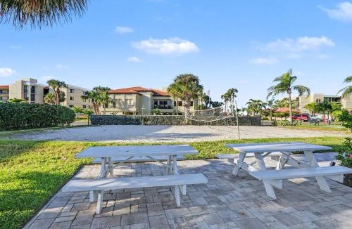 Sunset Beach House | Land's End 9-204 Beach Front
