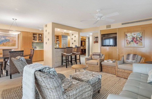 Sunset Beach Condo | Land`s End Beachfront Elegance: Top Floor Corner