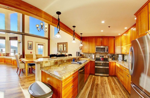 Homer Hotel | Land's End Resort