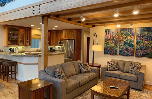Homer Hotel | Land's End Resort