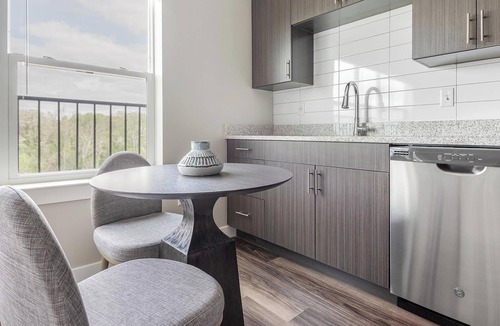 Edwardsville Apartment | Landing | Amazing 1BD, Gym, Clubhouse