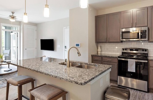 Huntersville Apartment | Landing | Amazing 1BD, Clubhouse, Gym