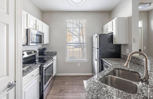 Murfreesboro Apartment | Landing | Amazing 1BD, Gym, Clubhouse