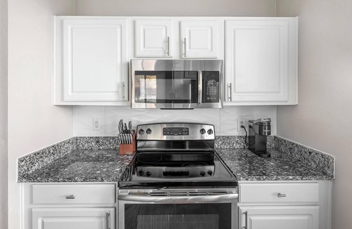 Murfreesboro Apartment | Landing | Amazing 1BD, Gym, Clubhouse