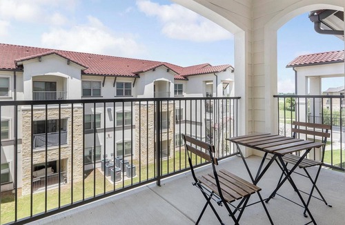 Pflugerville Apartment | Landing | Amazing 1BD, Pool, Yoga Studio