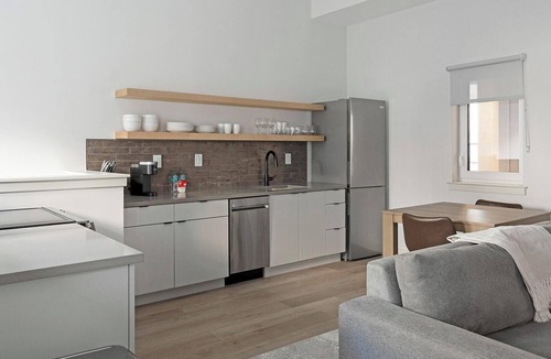 Norris Square Apartment | Landing | Amazing 1BD, Gym