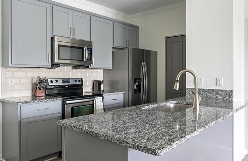 Green Hills Apartment | Landing | Amazing 1BD, Courtyard, Pool