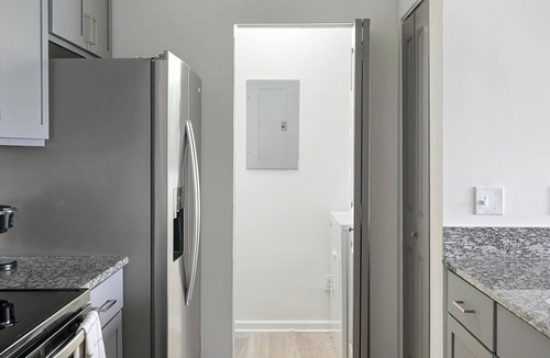 Green Hills Apartment | Landing | Amazing 1BD, Courtyard, Pool