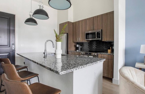 Melissa Apartment | Landing | Amazing 1BD, Clubhouse