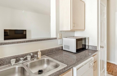 Southbelt/Ellington Apartment | Landing | Amazing 1BD, Clubhouse, Pool