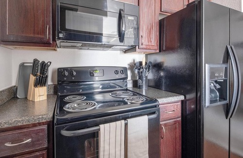 Northeast Houston Apartment | Landing | Amazing 1BD, Clubhouse, Game Room