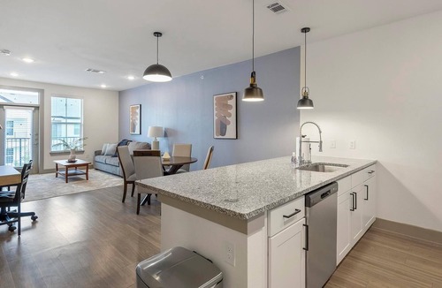 Weston Apartment | Landing | Amazing 1BD, Clubhouse, Gym