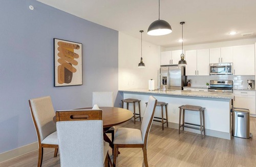 Weston Apartment | Landing | Amazing 1BD, Clubhouse, Gym