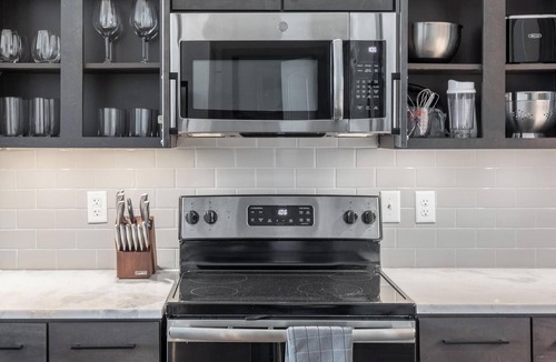 Denton Apartment | Landing | Amazing 1BD, Clubhouse, Courtyard