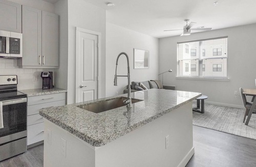 Spring Branch East Apartment | Landing | Amazing 1BD, Courtyard, Gym