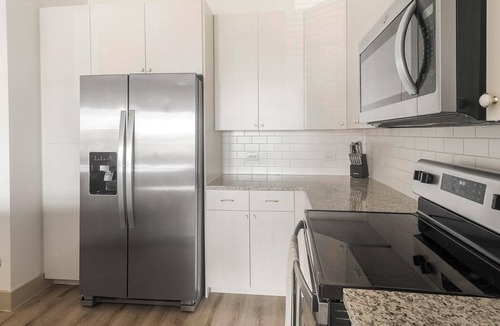 Addicks Apartment | Landing | Amazing 1BD, Courtyard, Gym