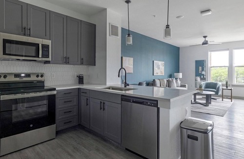 MLK Apartment | Landing | Amazing 1BD, Courtyard, Rooftop Lounge