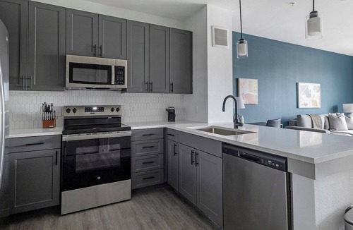 MLK Apartment | Landing | Amazing 1BD, Courtyard, Rooftop Lounge
