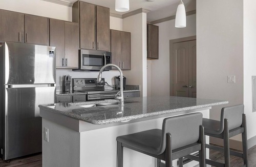 Manor Apartment | Landing | Amazing 1BD, Courtyard, Clubhouse