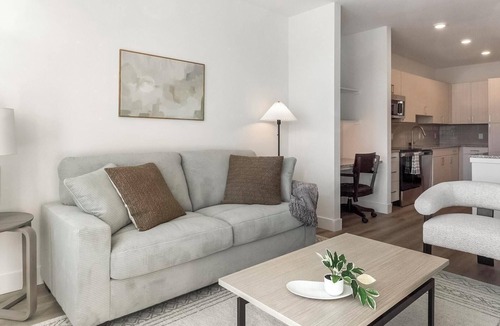 Firestone Apartment | Landing | Amazing 1BD, Gym, Clubhouse