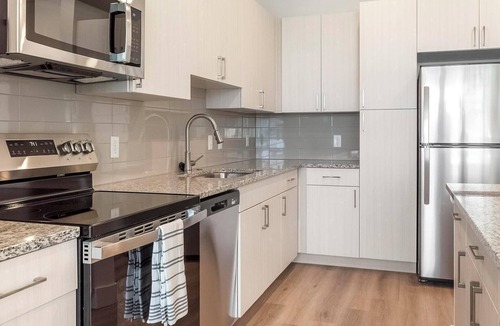 Firestone Apartment | Landing | Amazing 1BD, Gym, Clubhouse