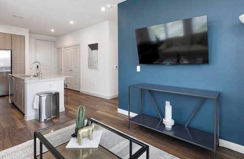 Fate Apartment | Landing | Amazing 1BD, Gym, Clubhouse