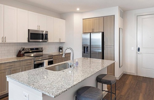 Fate Apartment | Landing | Amazing 1BD, Gym, Clubhouse