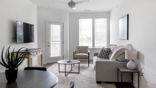 East Raleigh Apartment | Landing Amazing 1BD Gym Clubhouse