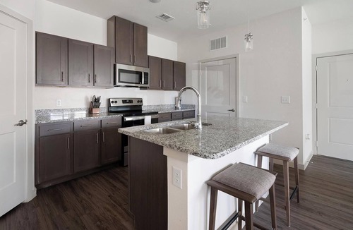 Buda Apartment | Landing | Amazing 1BD, Gym, Game Room