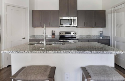 Buda Apartment | Landing | Amazing 1BD, Gym, Game Room