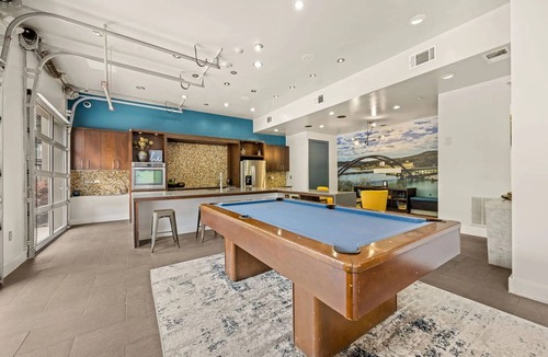 Crestview Apartment | Landing | Amazing 1BD, Gym, Courtyard